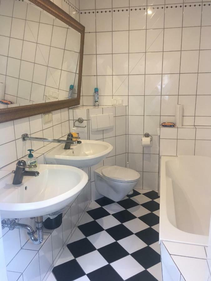 Apartment Am Friedrich Ebert Park Mit Ueber 100Qm Wohnflaeche Hamm  Buitenkant foto