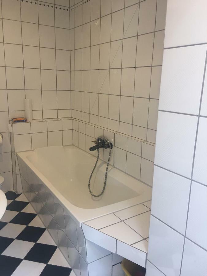 Apartment Am Friedrich Ebert Park Mit Ueber 100Qm Wohnflaeche Hamm  Buitenkant foto